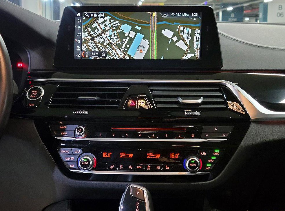 BMW 5시리즈 520i 럭셔리 사진 11