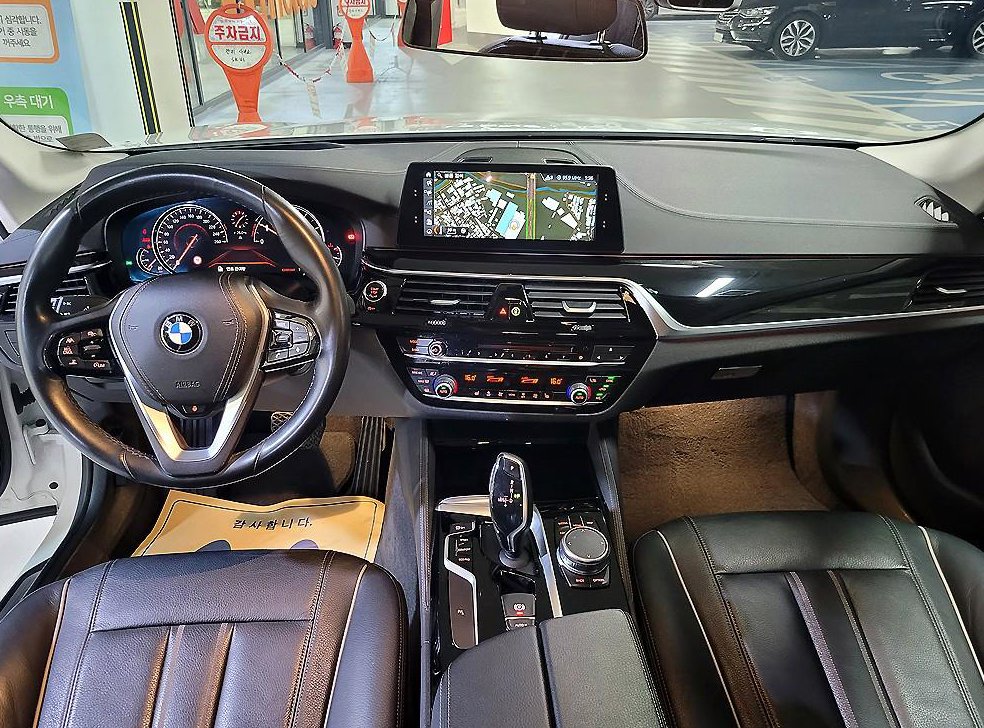 BMW 5시리즈 520i 럭셔리 사진 6