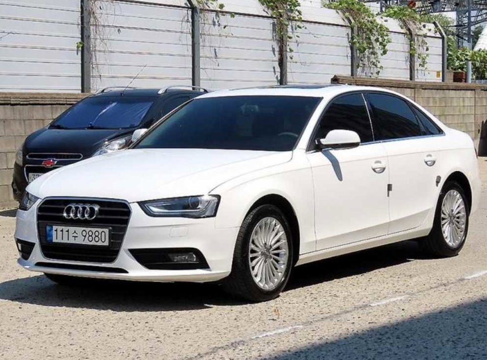 아우디 A4 2.0 TDI 사진 2