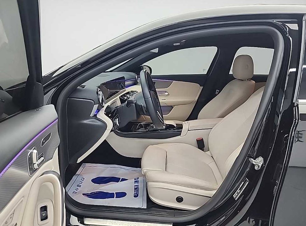벤츠 A 클래스 A220 세단 사진 11