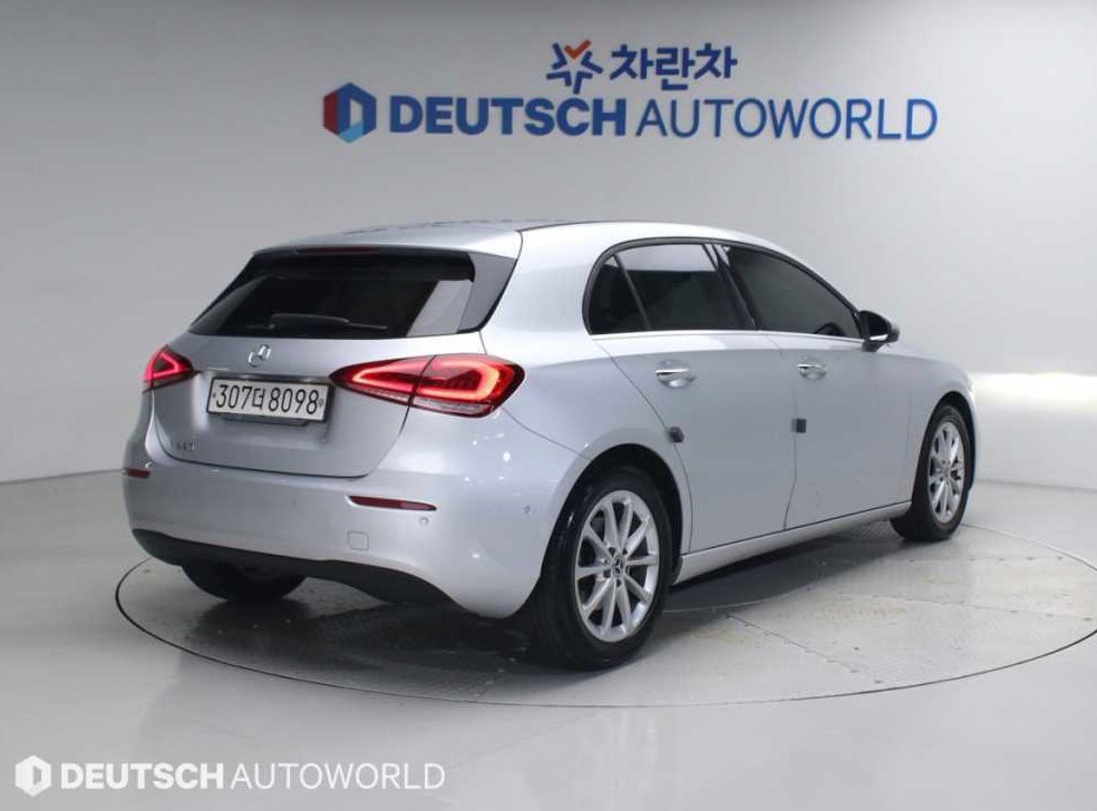 벤츠 A 클래스 A220 해치백 사진 2