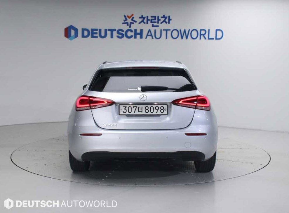 벤츠 A 클래스 A220 해치백 사진 4