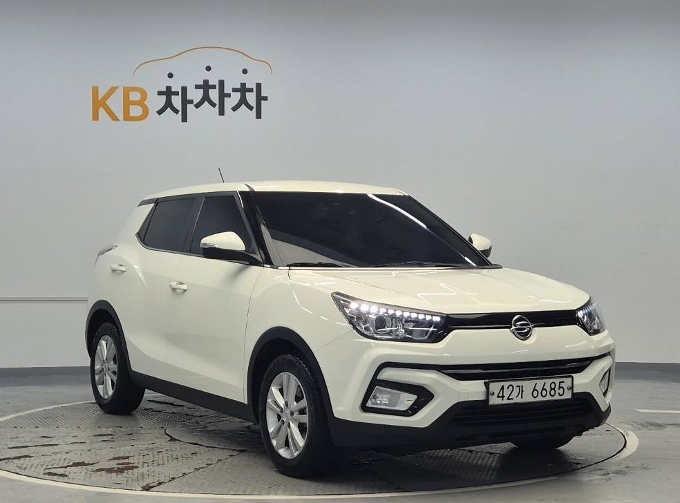 KG모빌리티(쌍용)  티볼리 2WD 가솔린 LX 사진 2