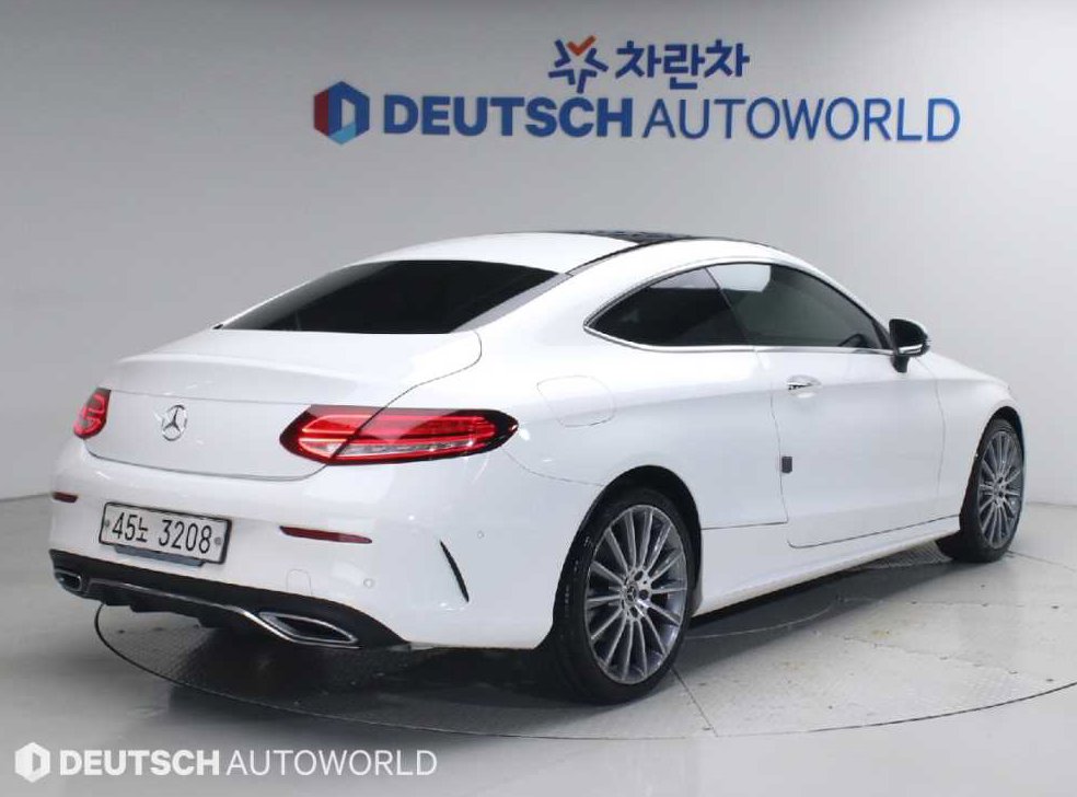 벤츠 C 클래스 C220 d 4MATIC 쿠페 사진 2