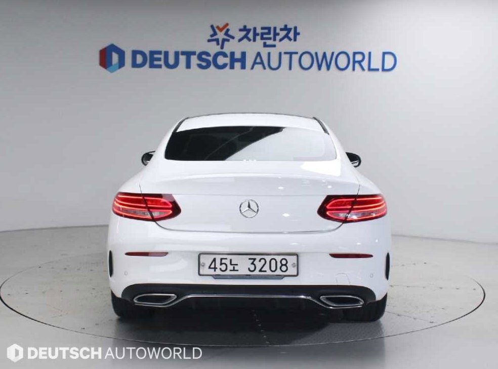 벤츠 C 클래스 C220 d 4MATIC 쿠페 사진 4