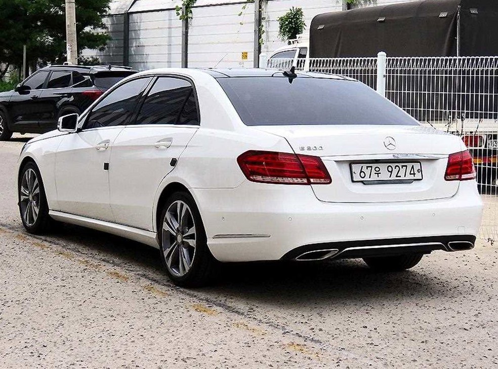 벤츠 E 클래스 E300 아방가르드 사진 3