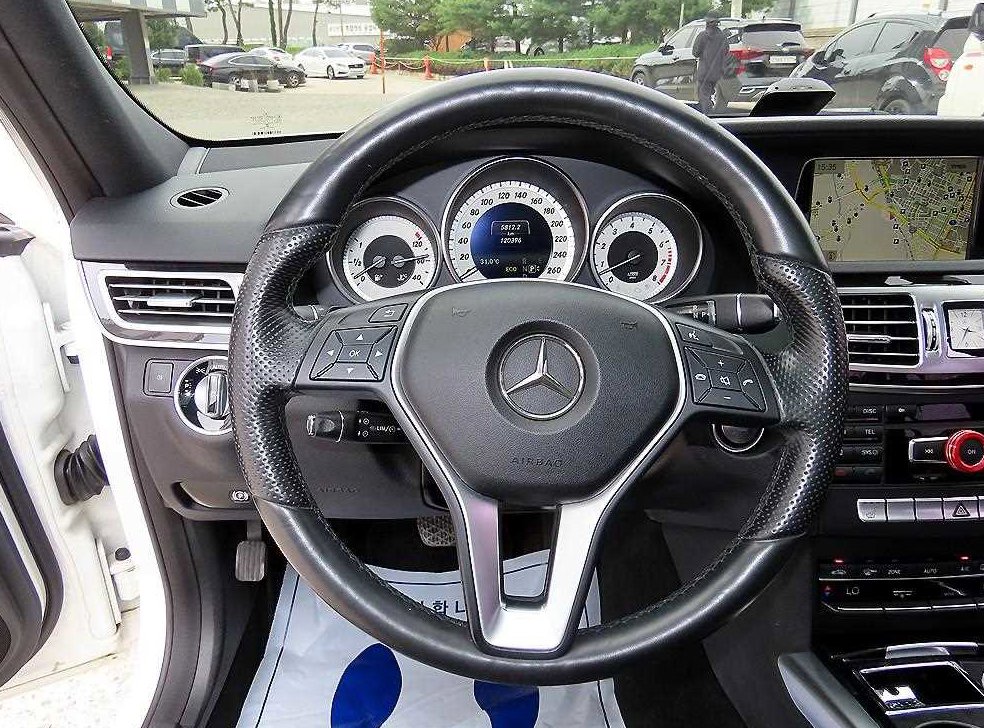 벤츠 E 클래스 E300 아방가르드 사진 8