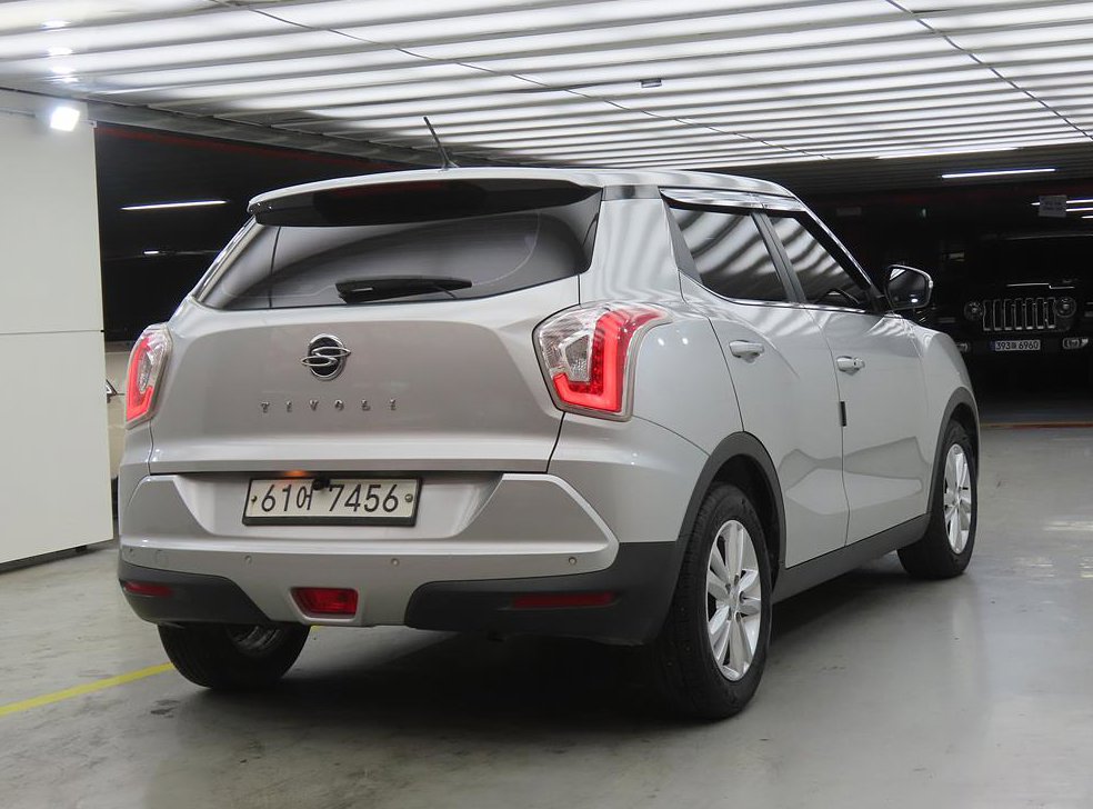KG모빌리티(쌍용)  티볼리 가솔린 2WD 1.6 VX 사진 4