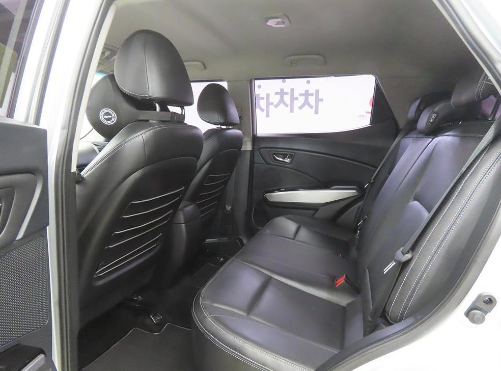 KG모빌리티(쌍용)  티볼리 가솔린 2WD 1.6 VX 사진 6