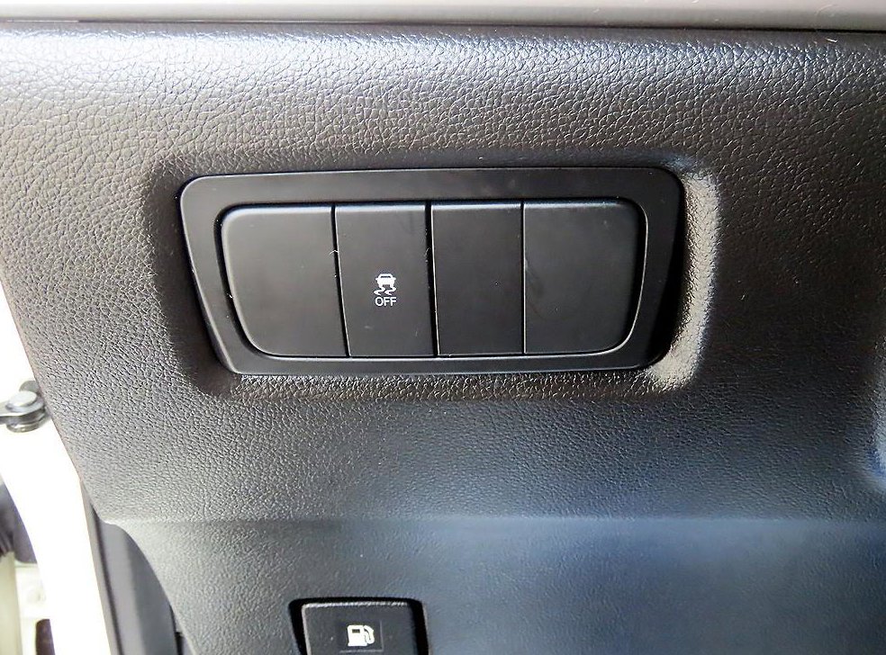 KG모빌리티(쌍용)  코란도 2WD 2.0 CVT 사진 12