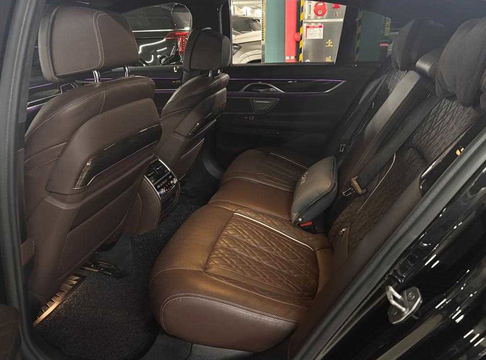 BMW 7시리즈 730d xDrive 디자인 퓨어 엑설런스 사진 16