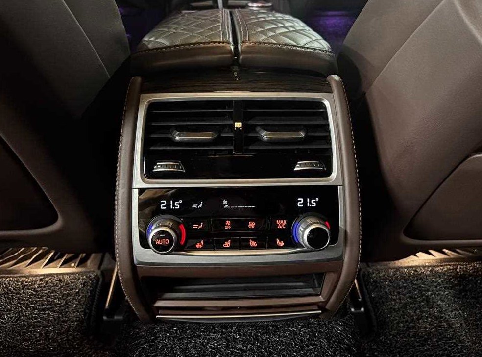BMW 7시리즈 730d xDrive 디자인 퓨어 엑설런스 사진 17