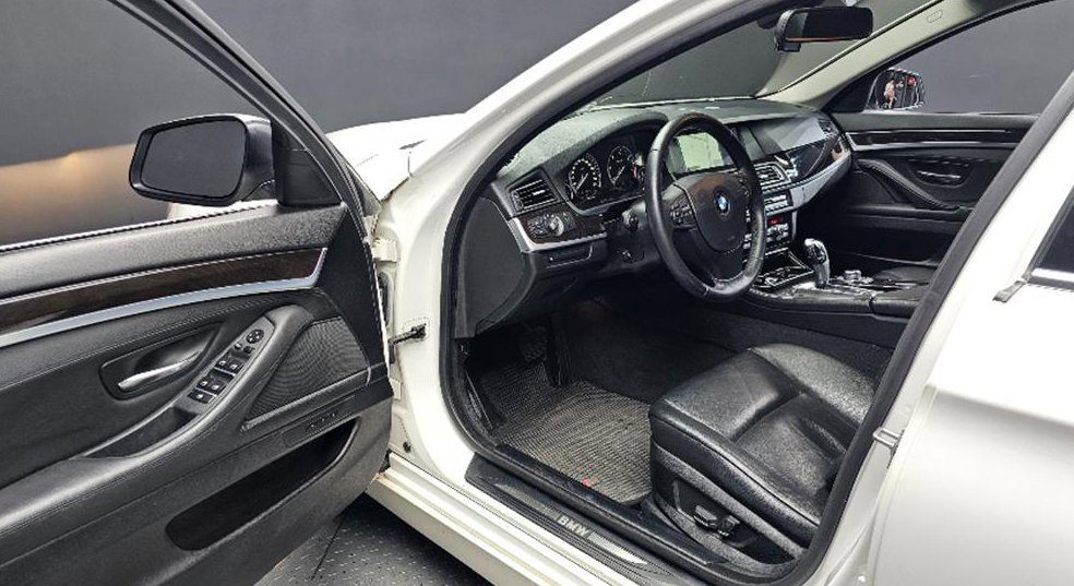 BMW 5시리즈 520d 사진 10