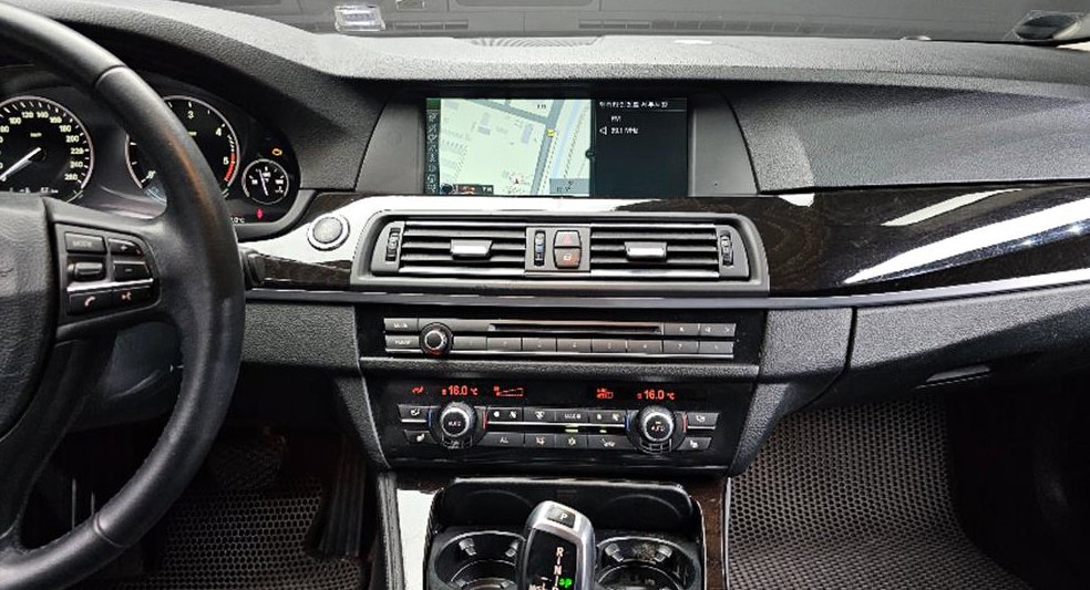BMW 5시리즈 520d 사진 13