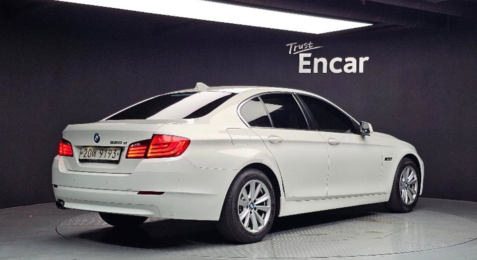 BMW 5시리즈 520d 사진 2