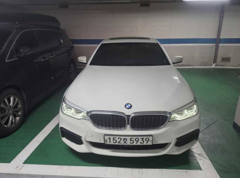 BMW 5시리즈 520d M 스포츠 플러스