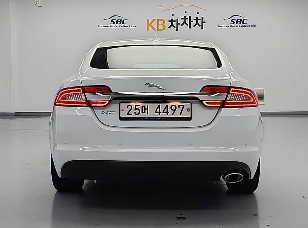 재규어 XF 2.2 D 사진 3