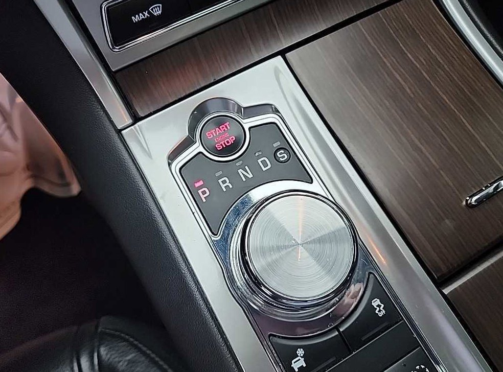 재규어 XF 2.2 D 사진 8