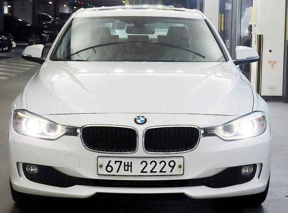 BMW 3시리즈 320d xDrive 사진 2