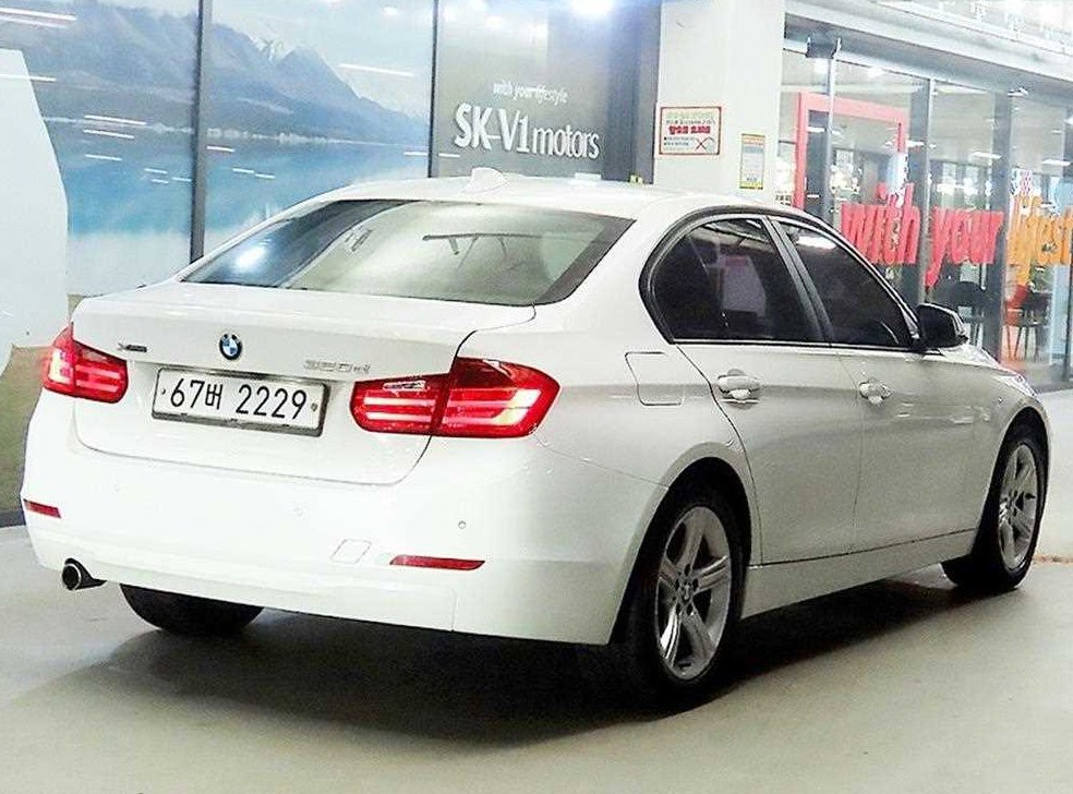 BMW 3시리즈 320d xDrive 사진 4