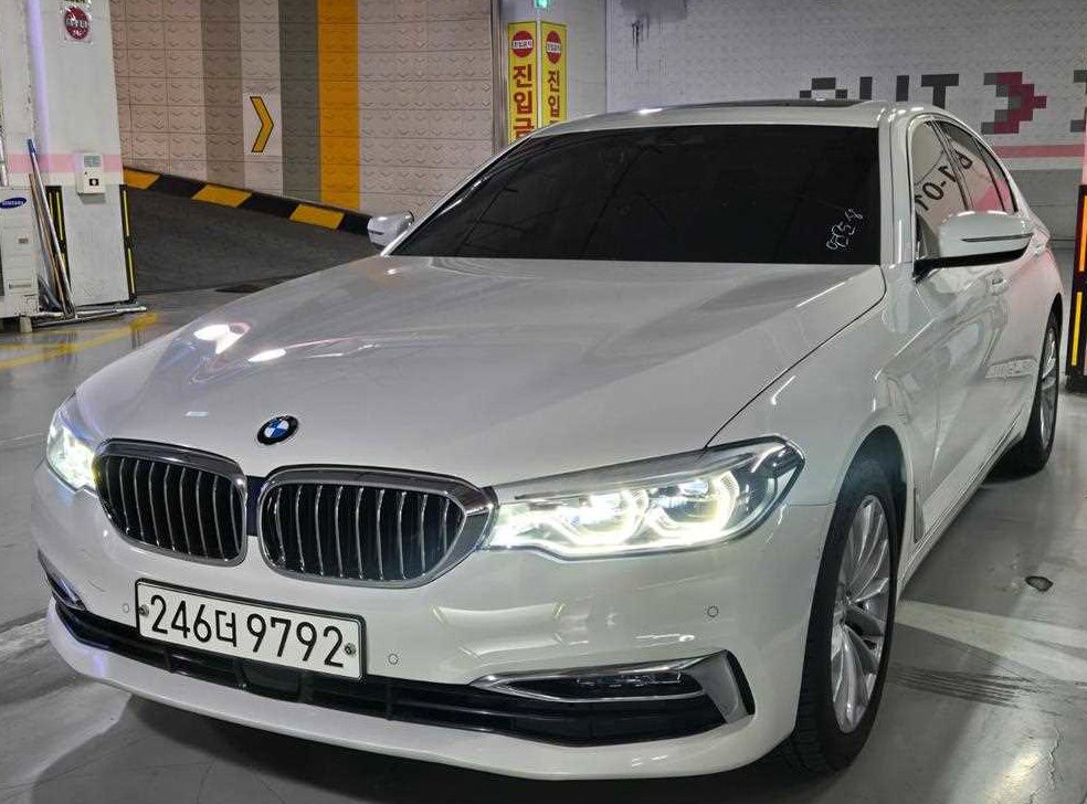BMW 5시리즈 530i xDrive 럭셔리 플러스