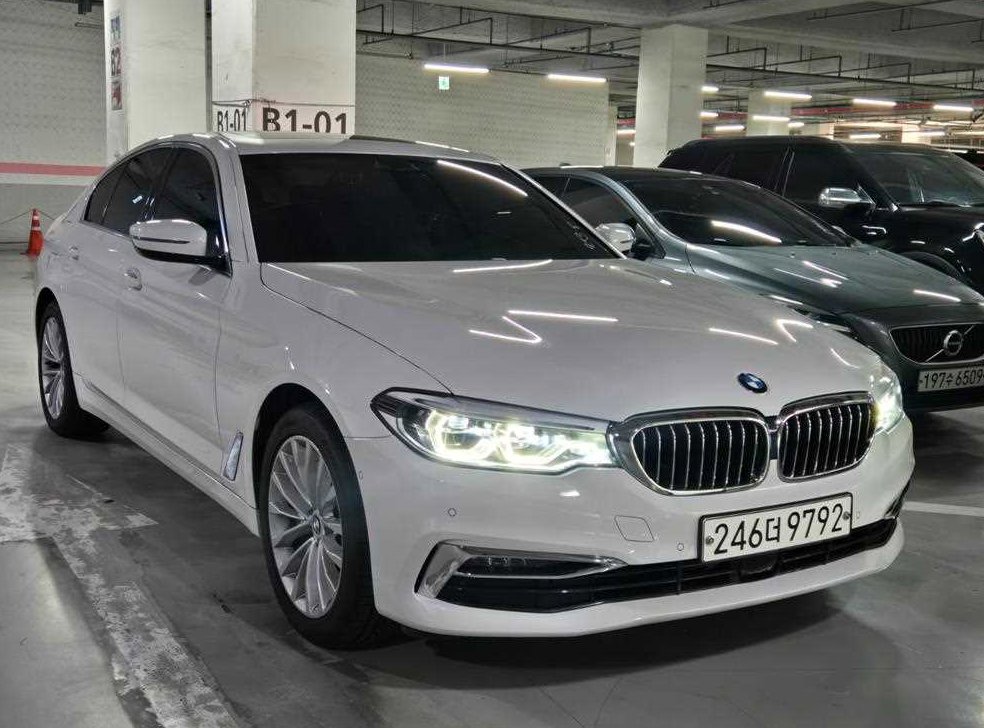 BMW 5시리즈 530i xDrive 럭셔리 플러스 사진 2