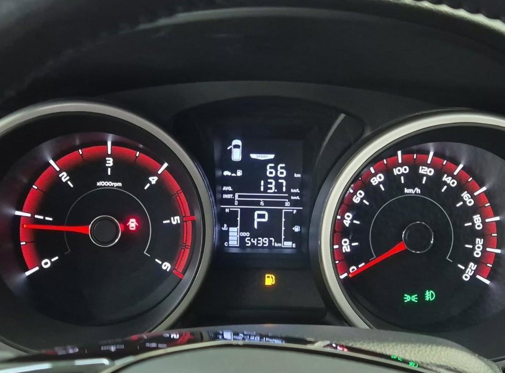 KG모빌리티(쌍용)  티볼리 2WD 디젤 1.6 IX 사진 6