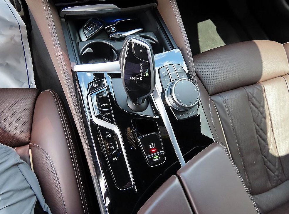 BMW 5시리즈 530e M 스포츠 사진 11