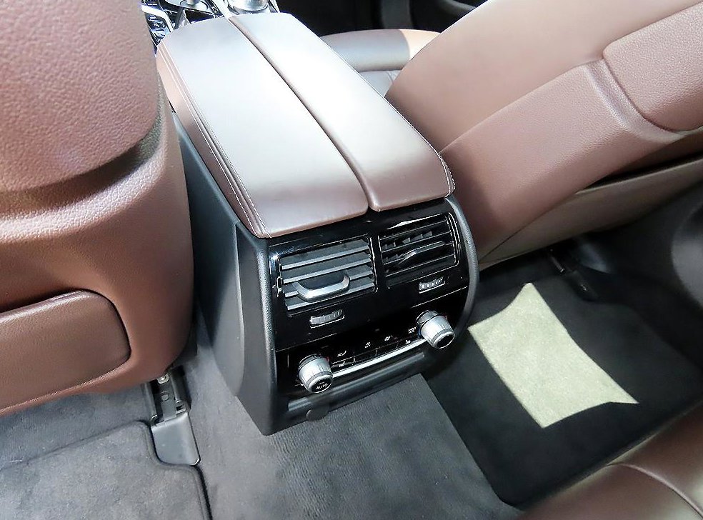 BMW 5시리즈 530e M 스포츠 사진 16