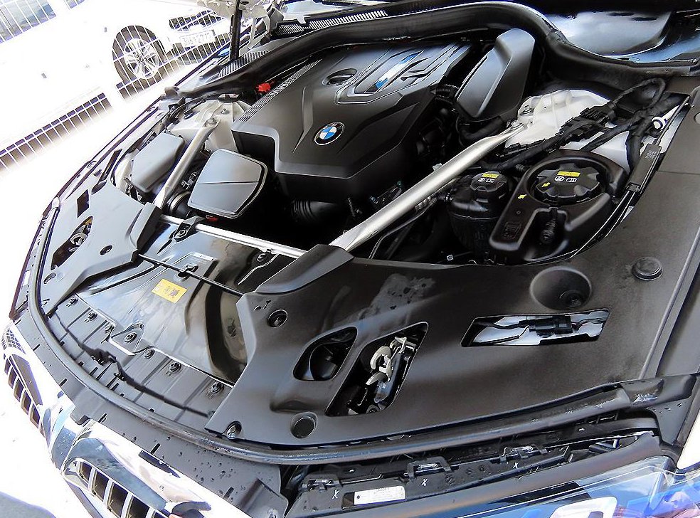 BMW 5시리즈 530e M 스포츠 사진 19