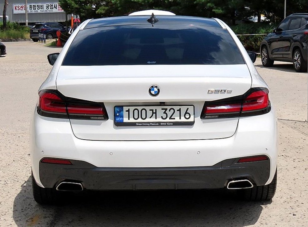 BMW 5시리즈 530e M 스포츠 사진 4