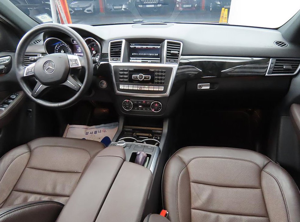 벤츠 M 클래스 ML350 블루텍 4매틱 사진 5