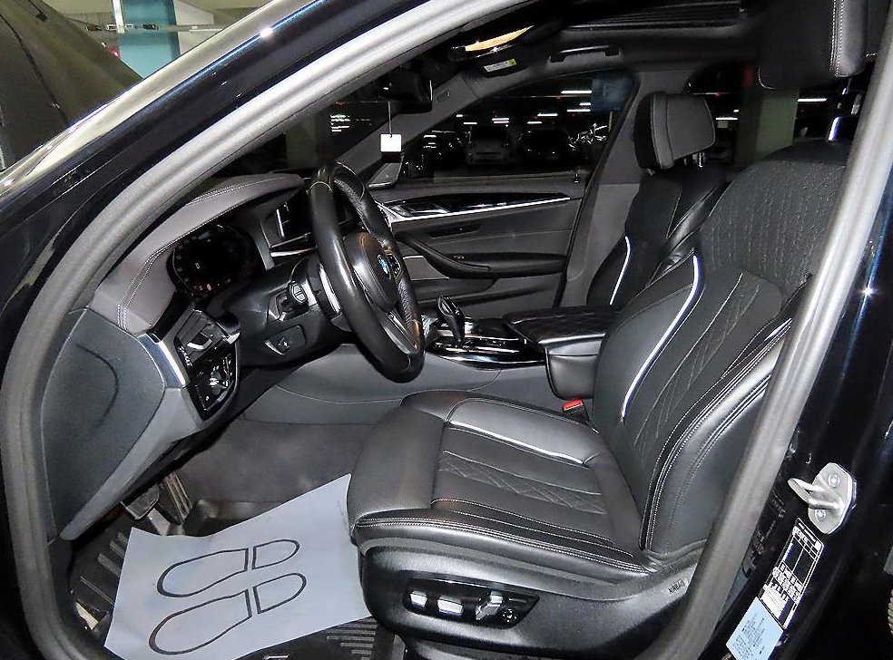 BMW 5시리즈 530i M 스포츠 사진 6