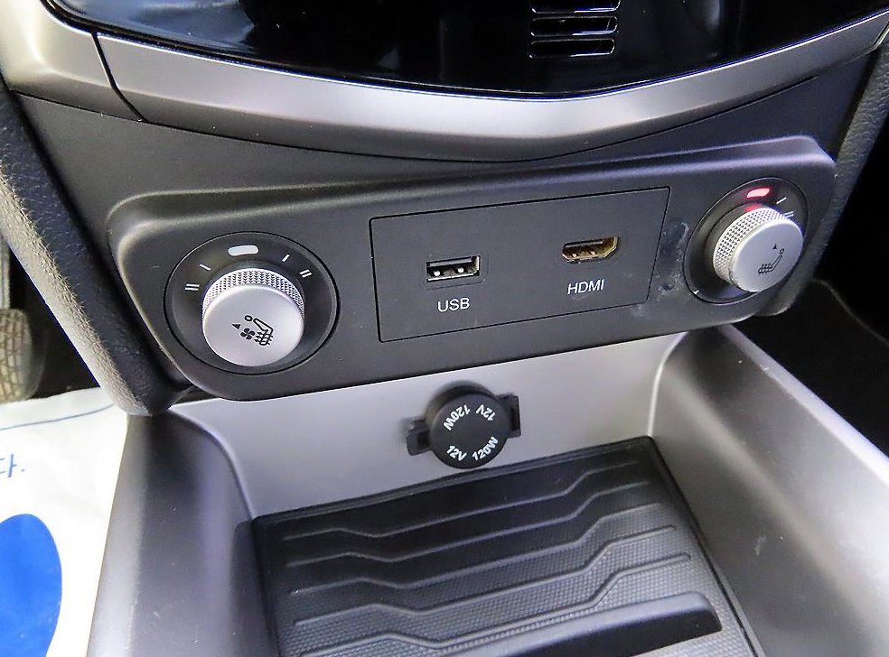 KG모빌리티(쌍용)  티볼리 디젤 2WD 1.6 LX 사진 13