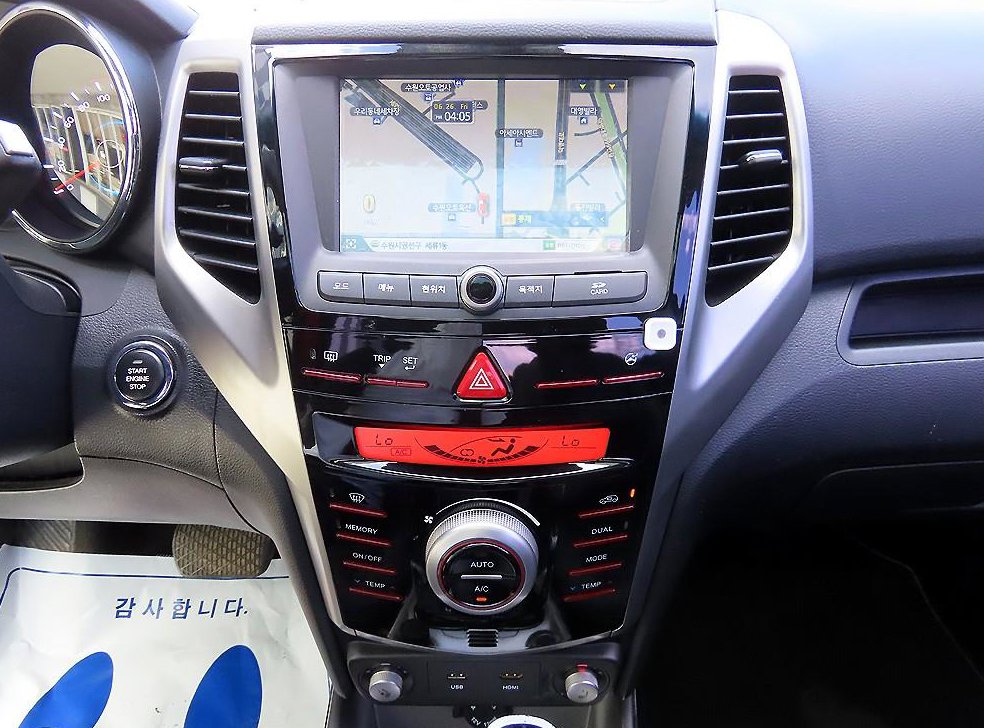 KG모빌리티(쌍용)  티볼리 디젤 2WD 1.6 LX 사진 14