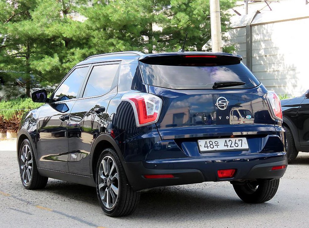 KG모빌리티(쌍용)  티볼리 디젤 2WD 1.6 LX 사진 3