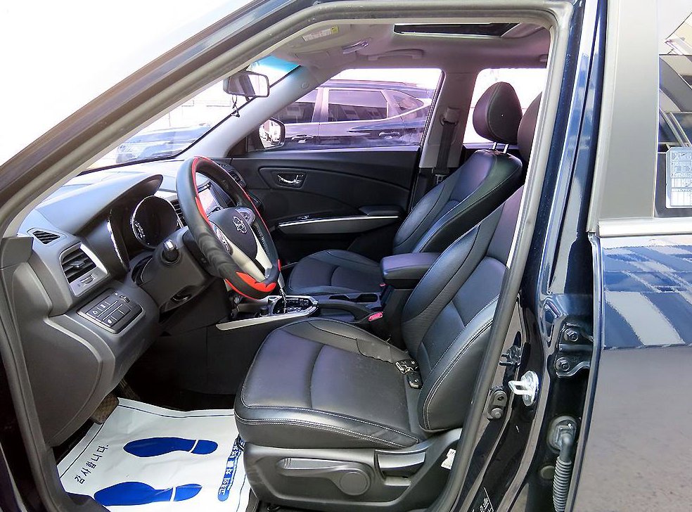 KG모빌리티(쌍용)  티볼리 디젤 2WD 1.6 LX 사진 5