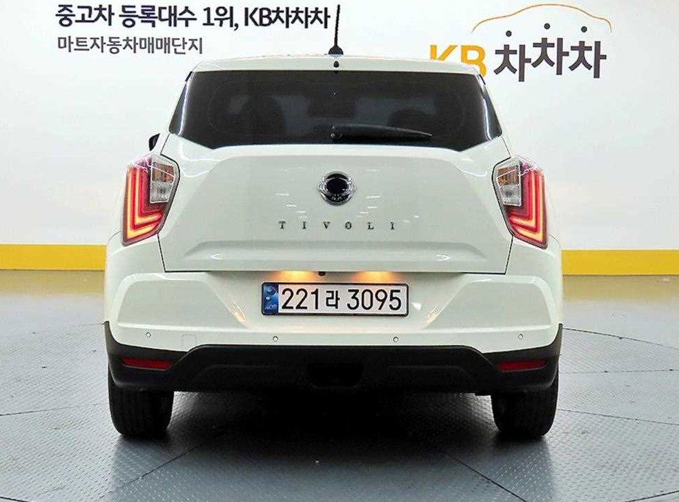 KG모빌리티(쌍용)  티볼리 2WD 가솔린 1.5 사진 3