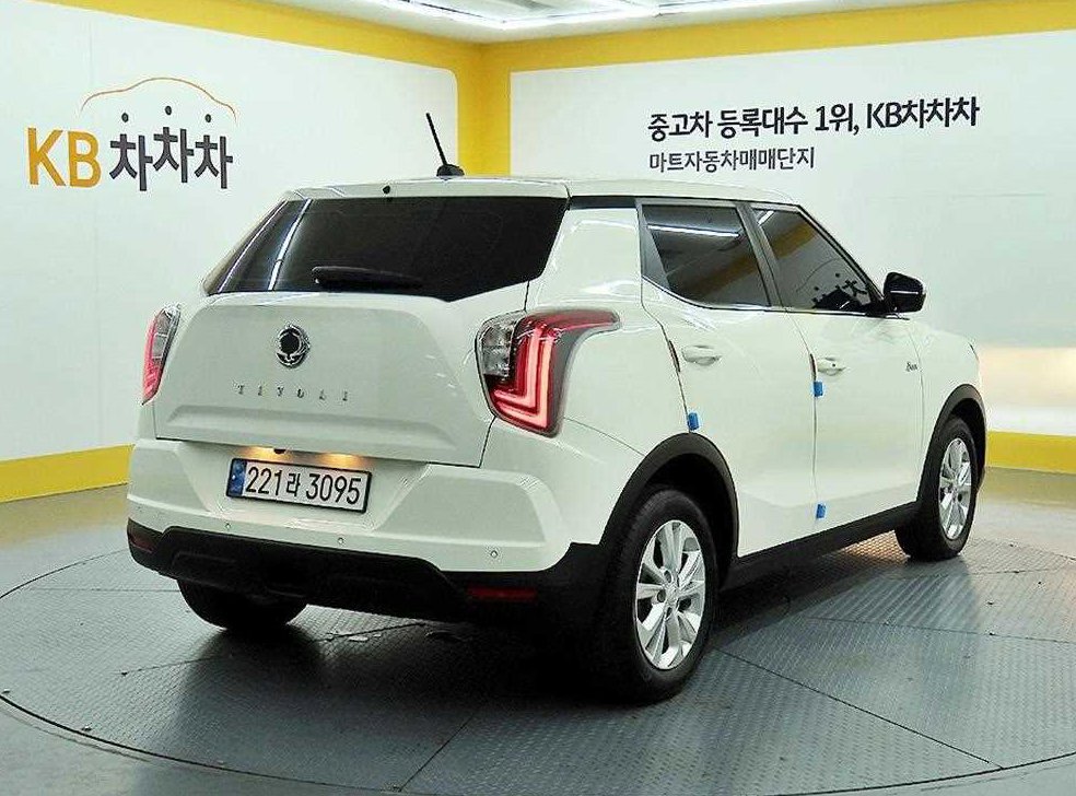 KG모빌리티(쌍용)  티볼리 2WD 가솔린 1.5 사진 4