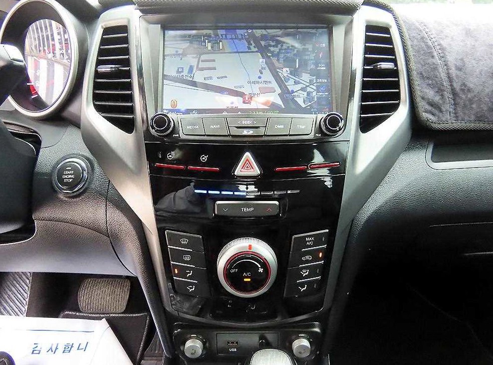 KG모빌리티(쌍용)  티볼리 2WD 가솔린 LX 사진 13