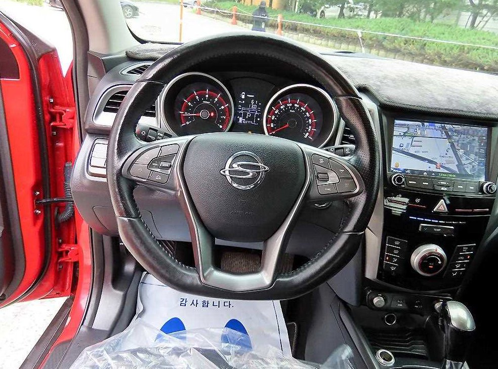 KG모빌리티(쌍용)  티볼리 2WD 가솔린 LX 사진 8