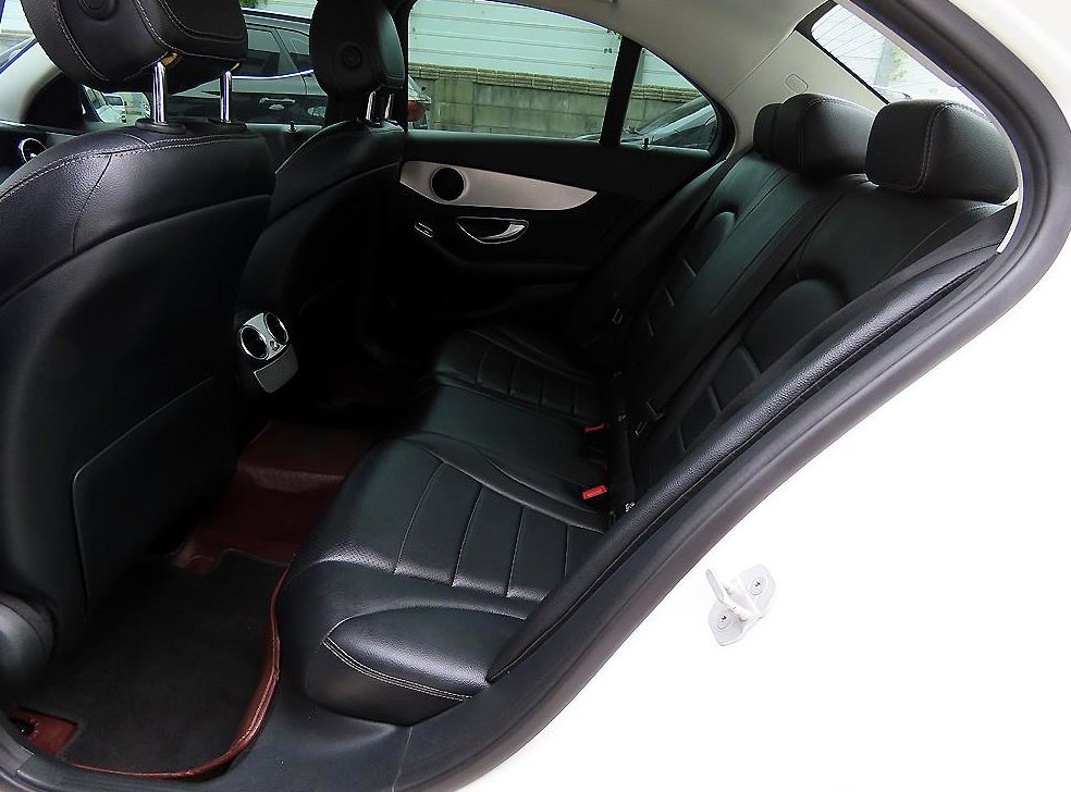 벤츠 C 클래스 C220 d 아방가르드 사진 6