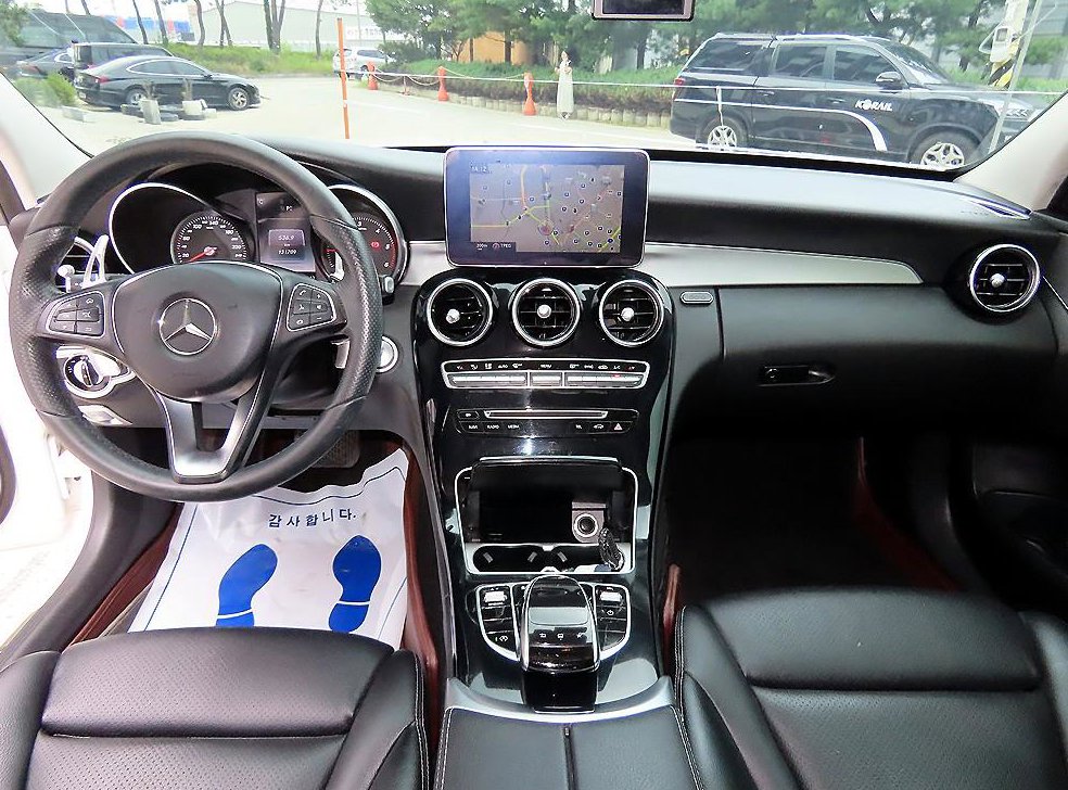 벤츠 C 클래스 C220 d 아방가르드 사진 7