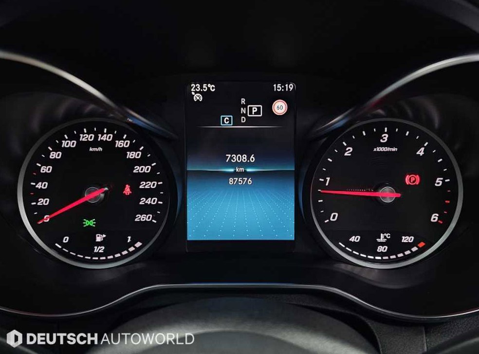 벤츠 C 클래스 C220 d 4MATIC 아방가르드 사진 8