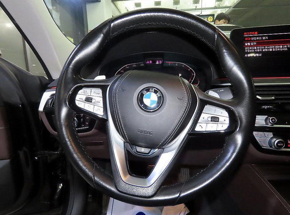 BMW iX iX 사진 8