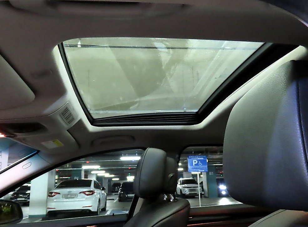 BMW 5시리즈 520d 사진 18
