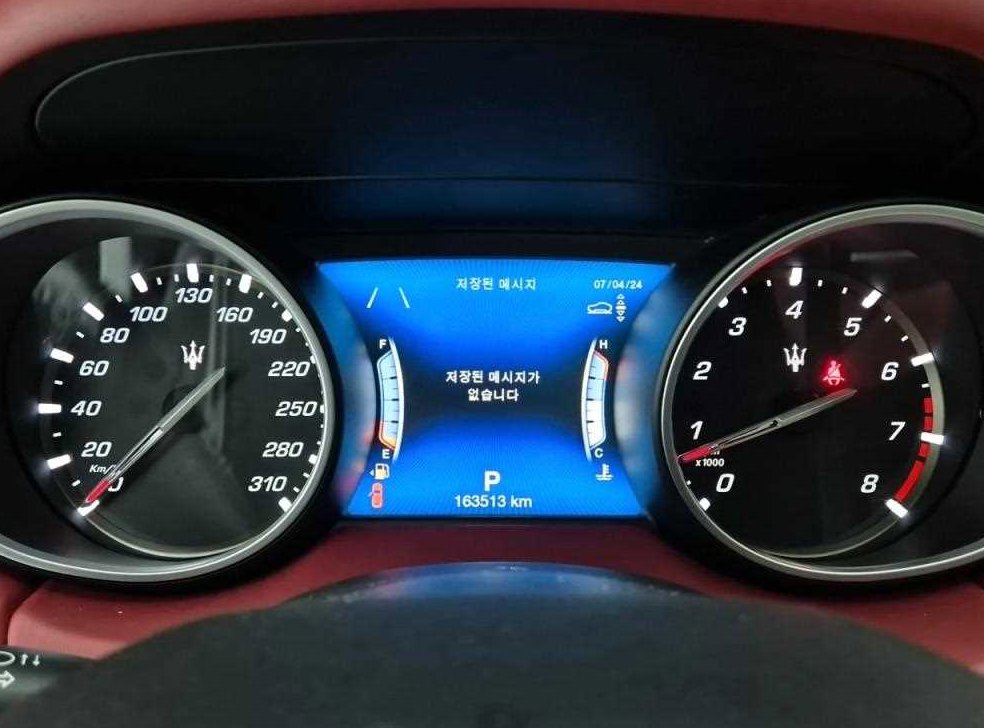 마세라티 르반떼 3.0  AWD 그란 스포츠 사진 6