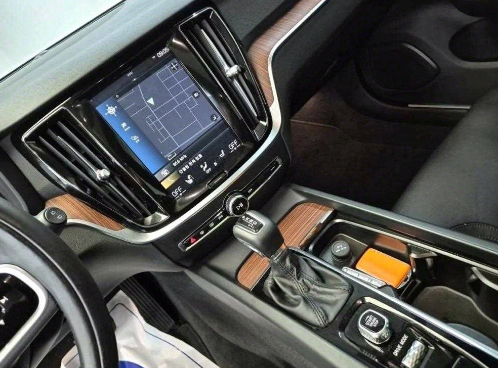 볼보 V60 2.0 T5 AWD 사진 10