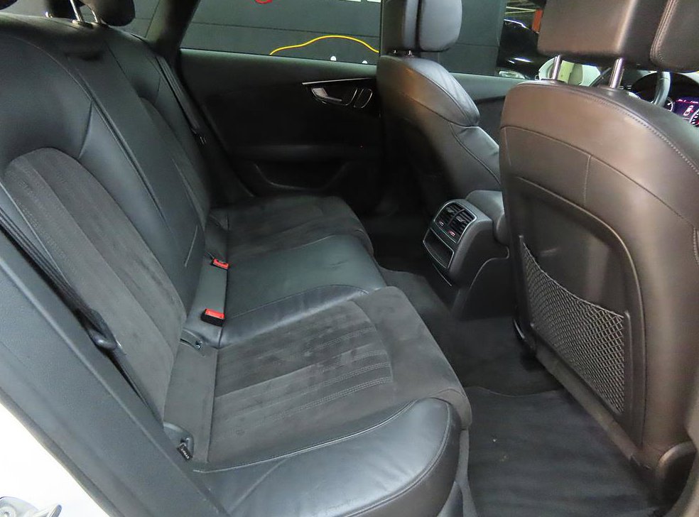 아우디 A7 40 TFSI 콰트로 스포츠 사진 6