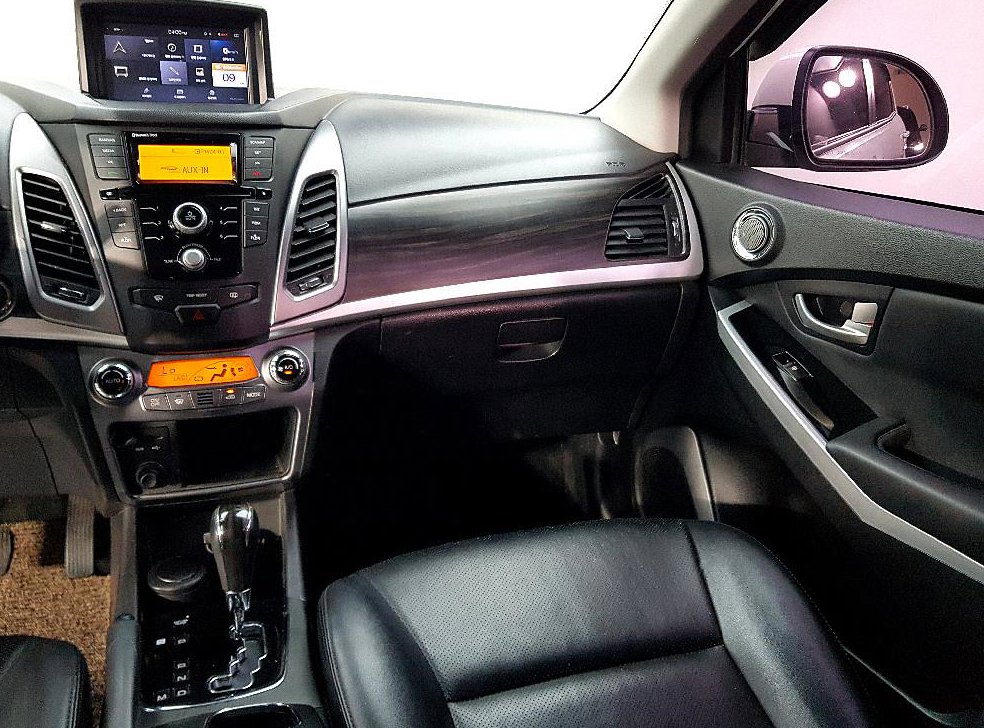 KG모빌리티(쌍용)  코란도 2WD 2.0 CVT 사진 10